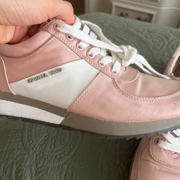 Michael Kors Pink and White Sneakers Retro-Inspired Design - Picture 5 of 9